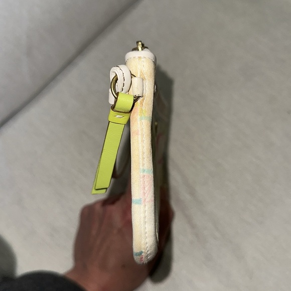 Coach Rainbow 🌈 signature Wristlet 🍒❤️ vintage - Picture 8 of 9